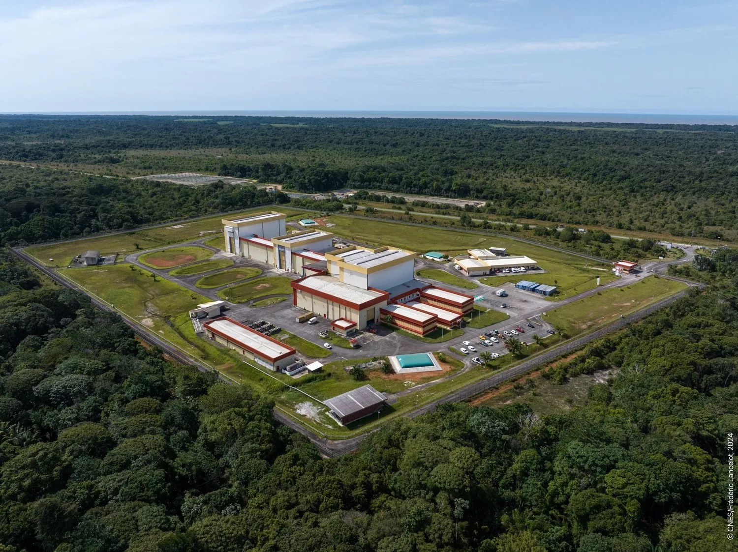 Les ensembles de préparation des charges utiles au entre spatial.