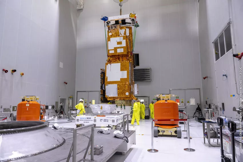 VA264_Pose Metop sur adaptateur charge utile