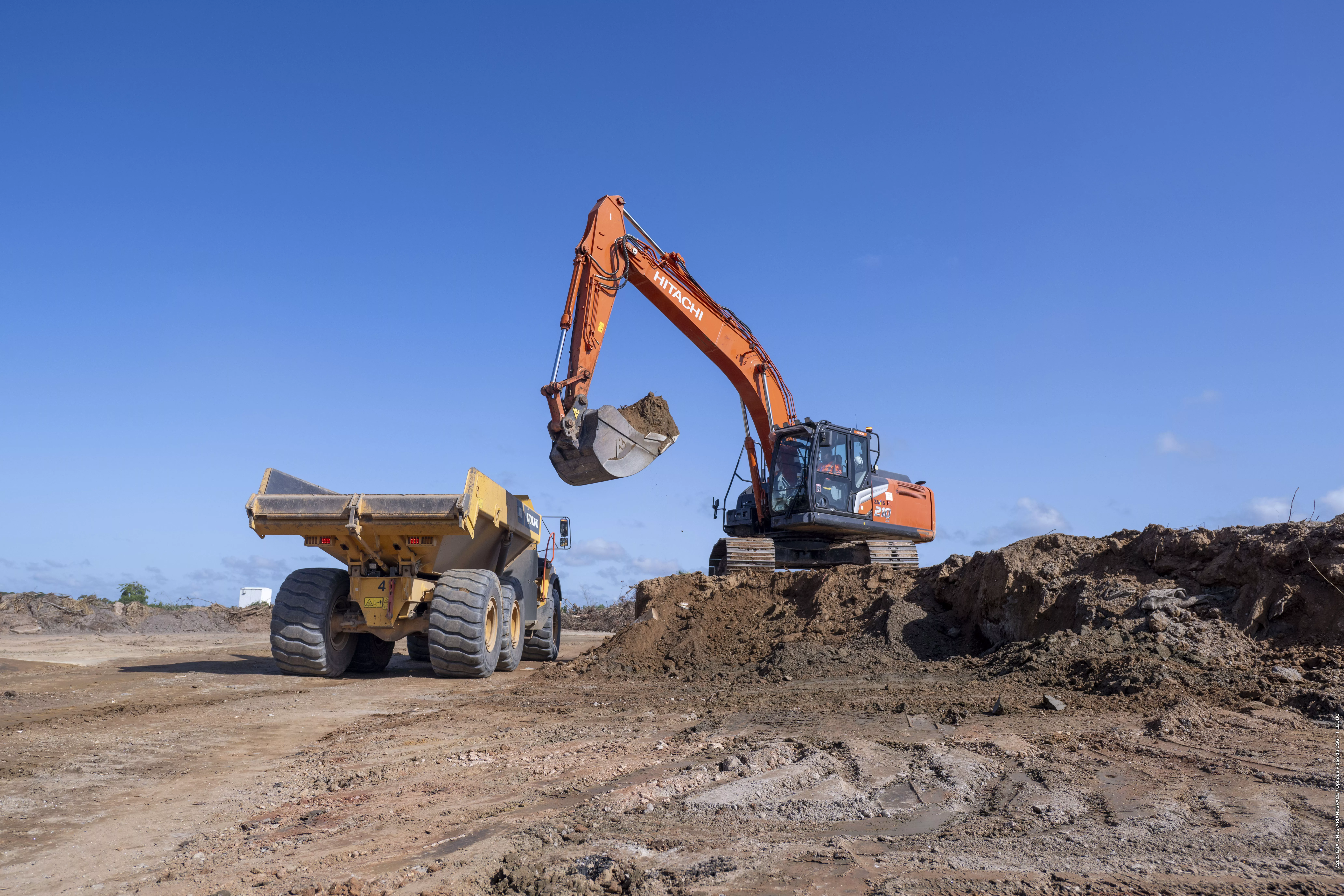 chantier de construction parc solaire CSG 