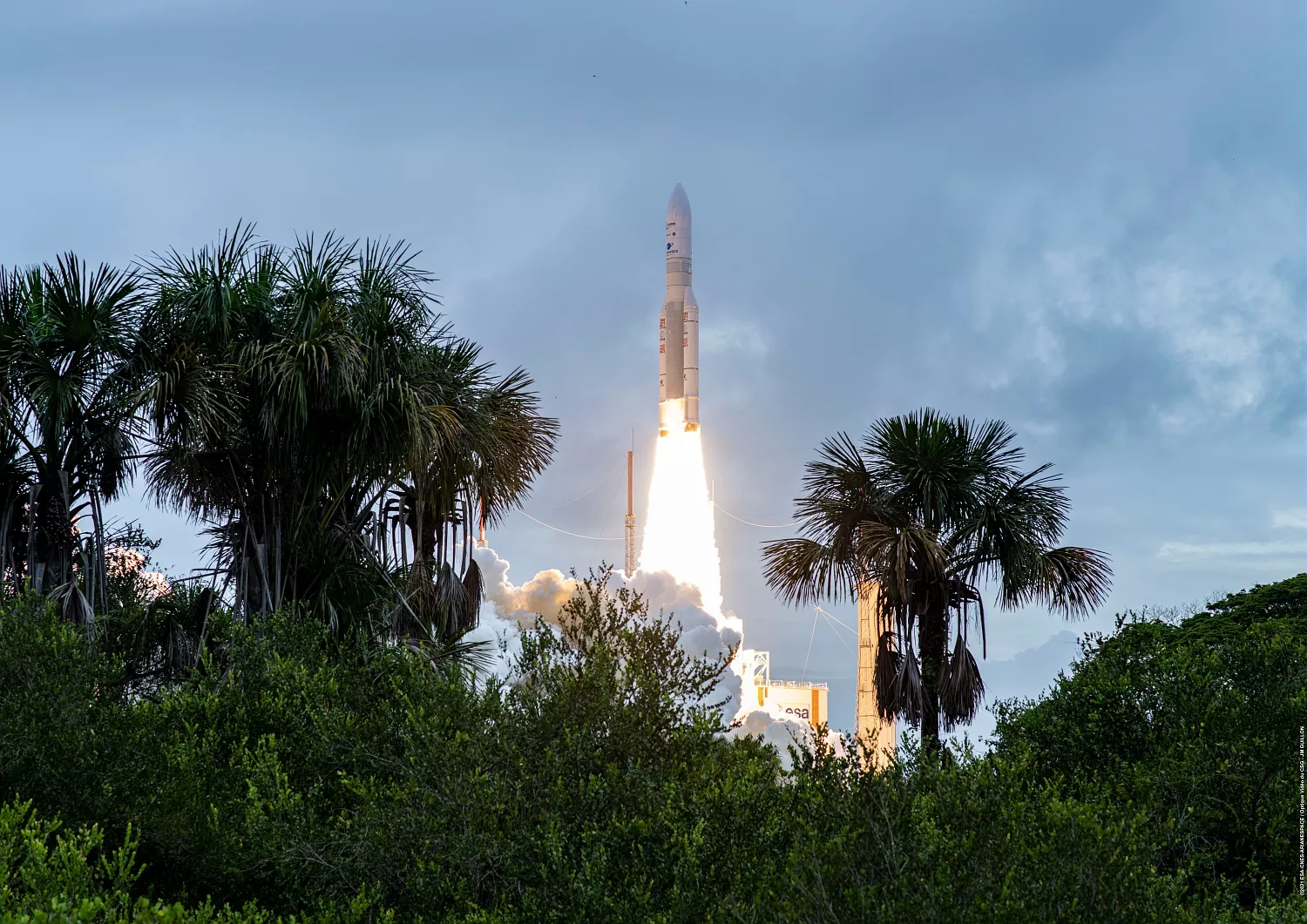 Lancement du télescope Webb au bord d'Ariane 5 lors du 256e vol de ce lanceur..
