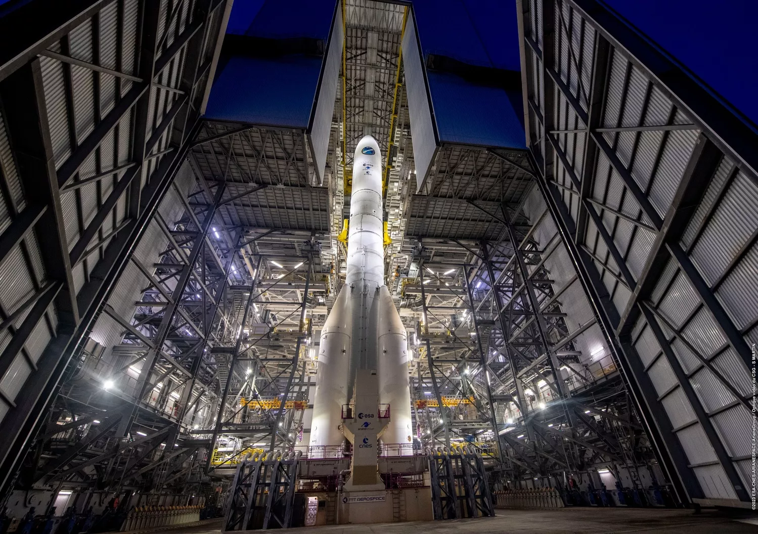 Le modèle d’essai d’Ariane 6 sur son pas de tir.