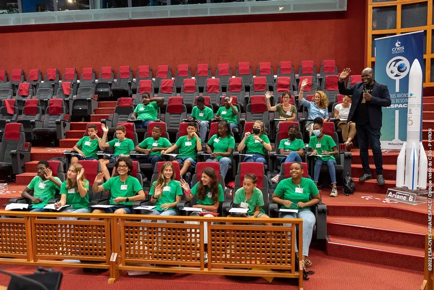 Des élèves de 4e collège sont prêts pour la grande dictée.