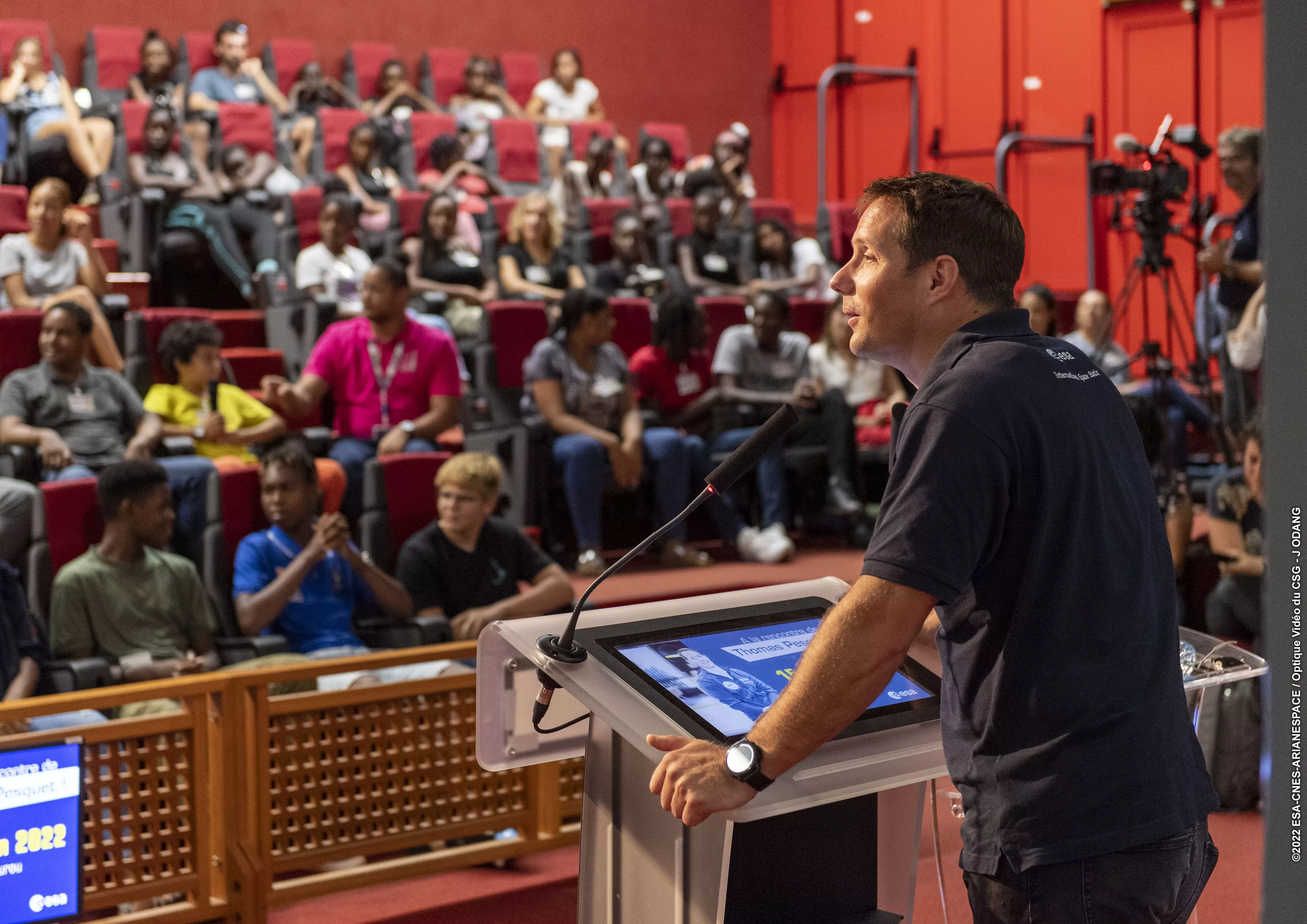 Thomas Pesquet, astronaut français rencontre le public lors de sa visite au Centre spatial guyanais.