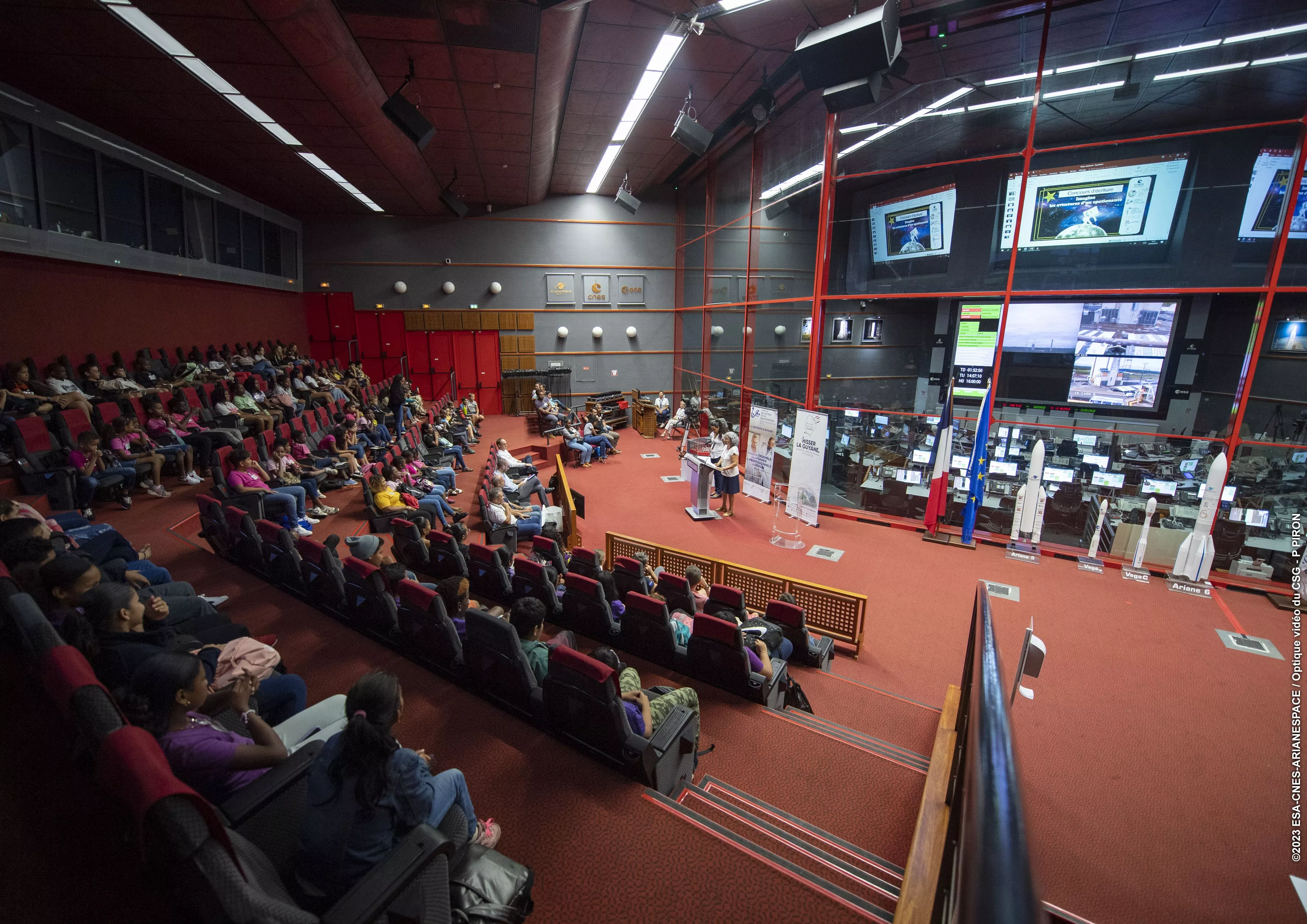 Remise des prix du concours d'écriture d'histoires "Spationaute, un métier de cœur"