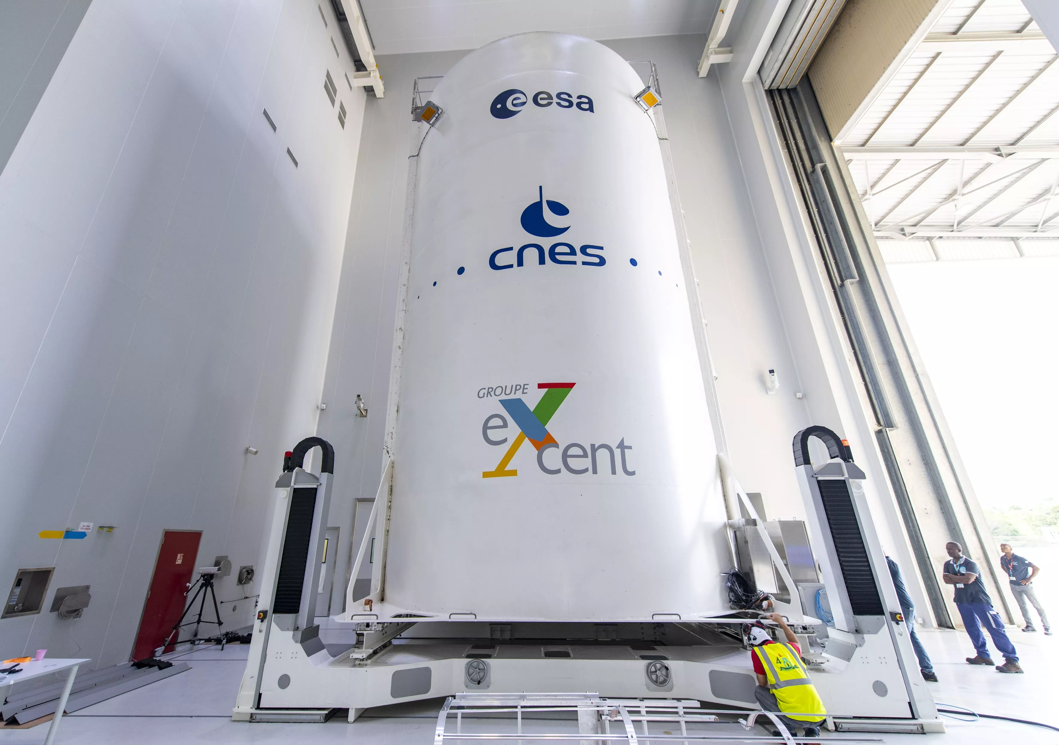 L'arrivée du quantième container de charges utiles au Centre spatial guyanais.