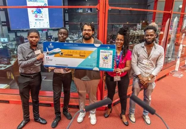 La remise du prix aux gagnants du concours "C génial" le 28 mars 2023.